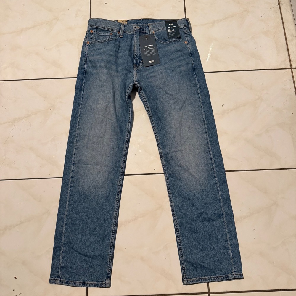NWT Levis 505 Regular Straight Fit Mens Jeans Medium Wash Denim W33 L30